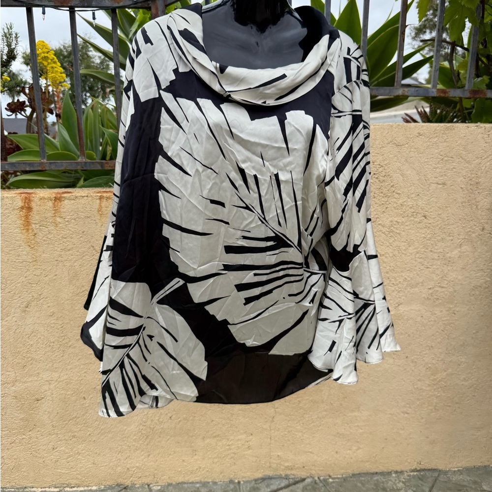 Dennis Basso Black and White Asymmetrical Blouse